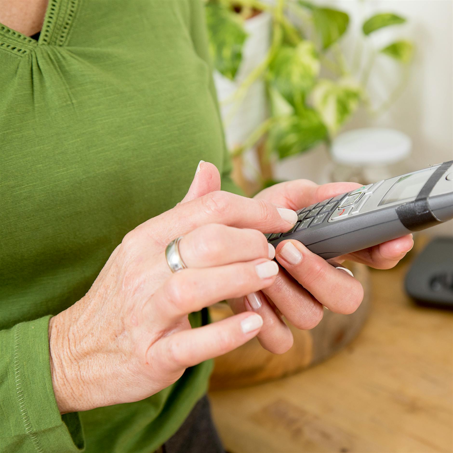 In der Not nicht allein! Rufen Sie den KURIER an