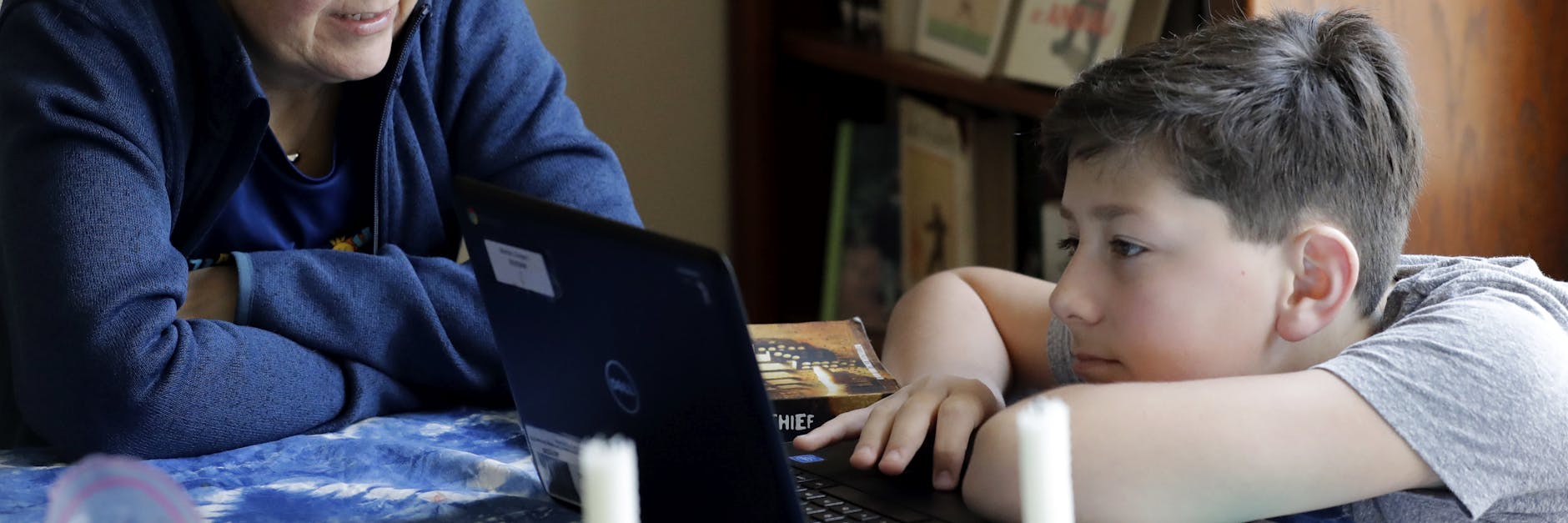 Schulen und Kitas dicht – etliche Eltern betreuen ihre Kinder daheim.