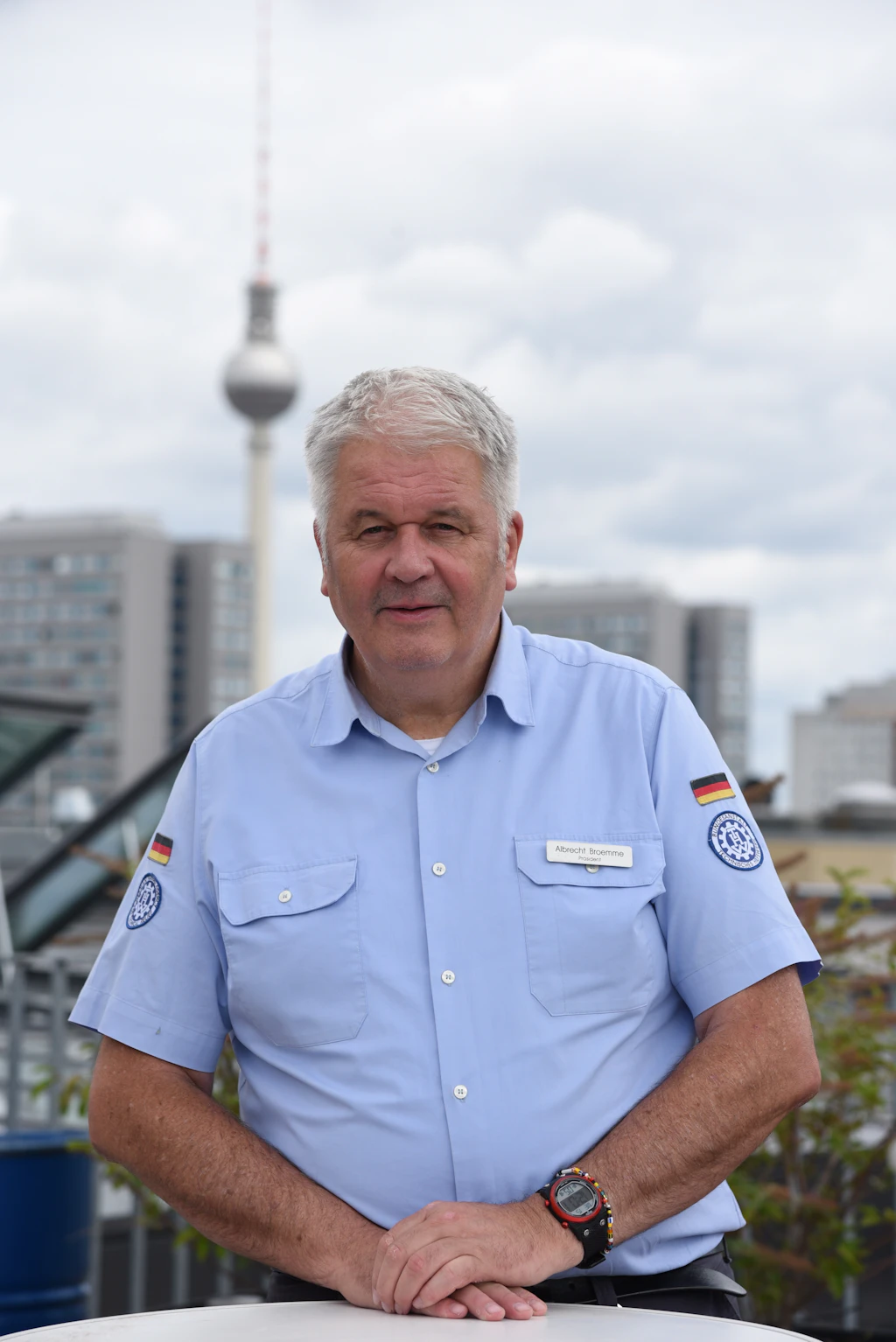 Albrecht Broemme baut in Berlin eine Klinik für 1000 Infizierte