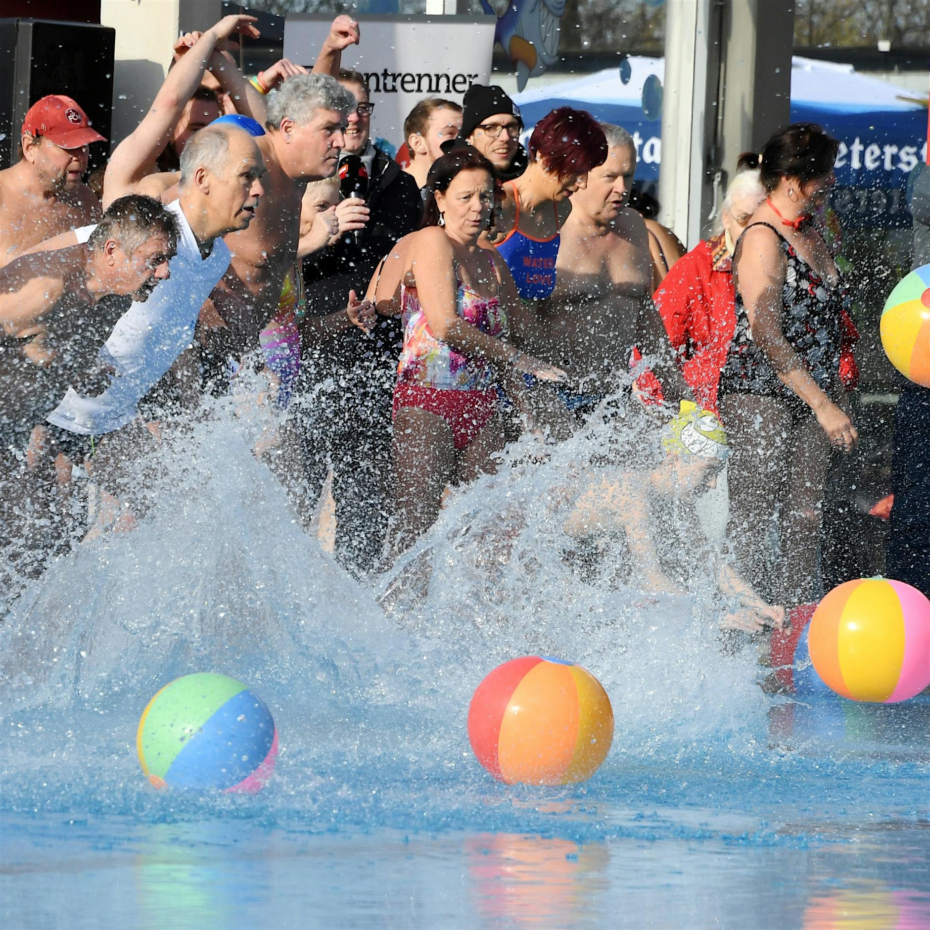 Erste Trockenübungen für den Badesommer