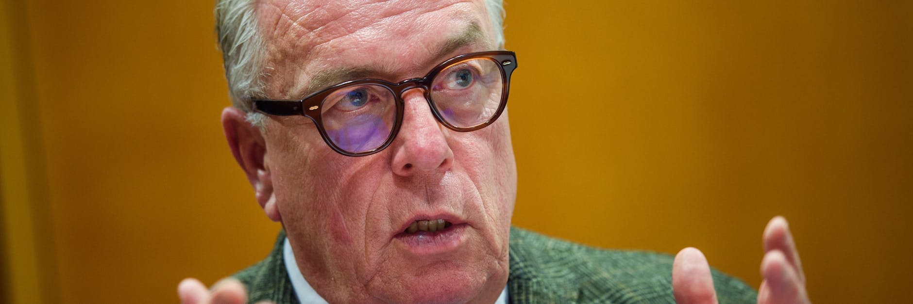 Klaus Reinhardt, Präsident der Bundesärztekammer und Facharzt für Allgemeinmedizin, lehnt Ausgangssperren ab.