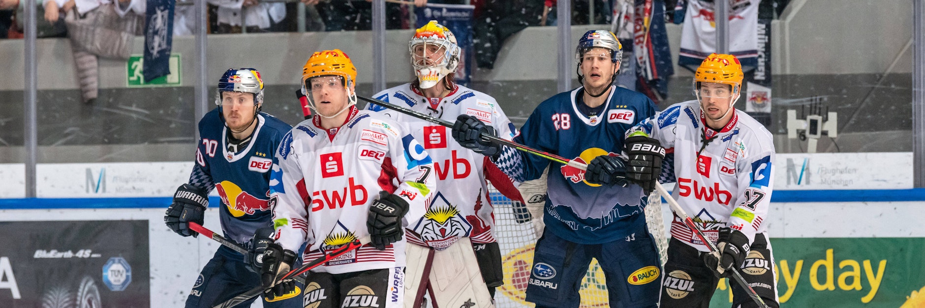 Mark Zengerle (2.v.l.) und Stefan Espeland (r.) gehen gemeinsam nach Berlin.