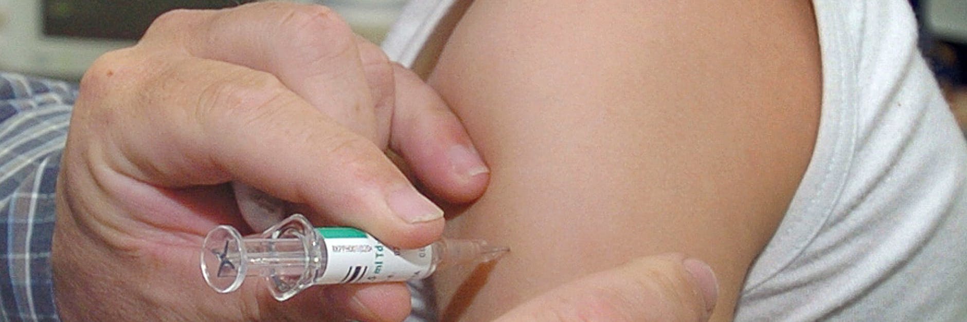 Gegen Grippe, Pneumokokken und Keuchhusten kann man sich impfen lassen.