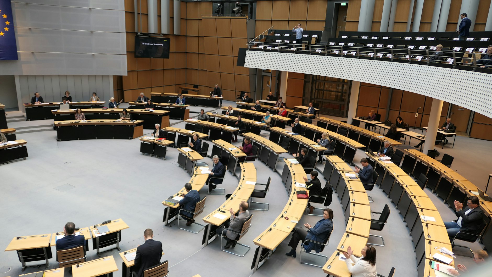 Abstand: Das Plenum des Abgeordnetenhauses war spärlich besetzt.
