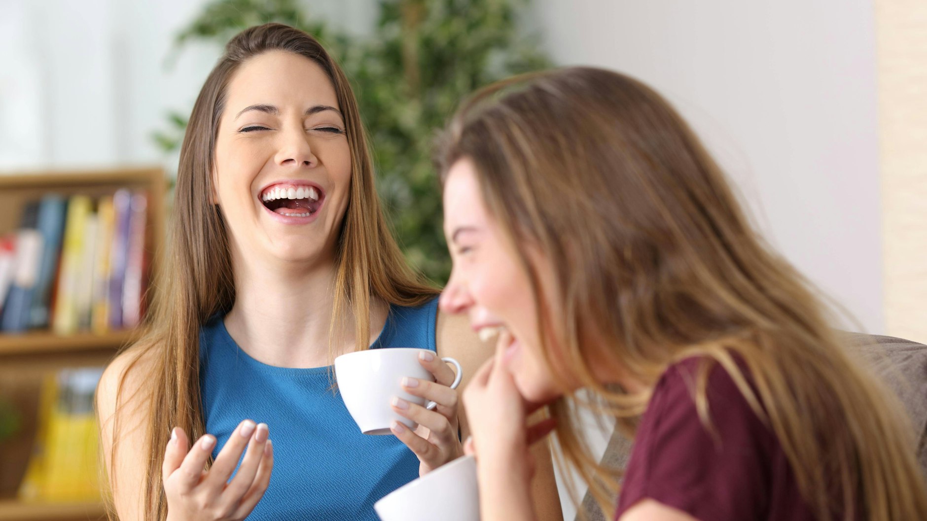 Zusammen lachen tut der Gesundheit gut.