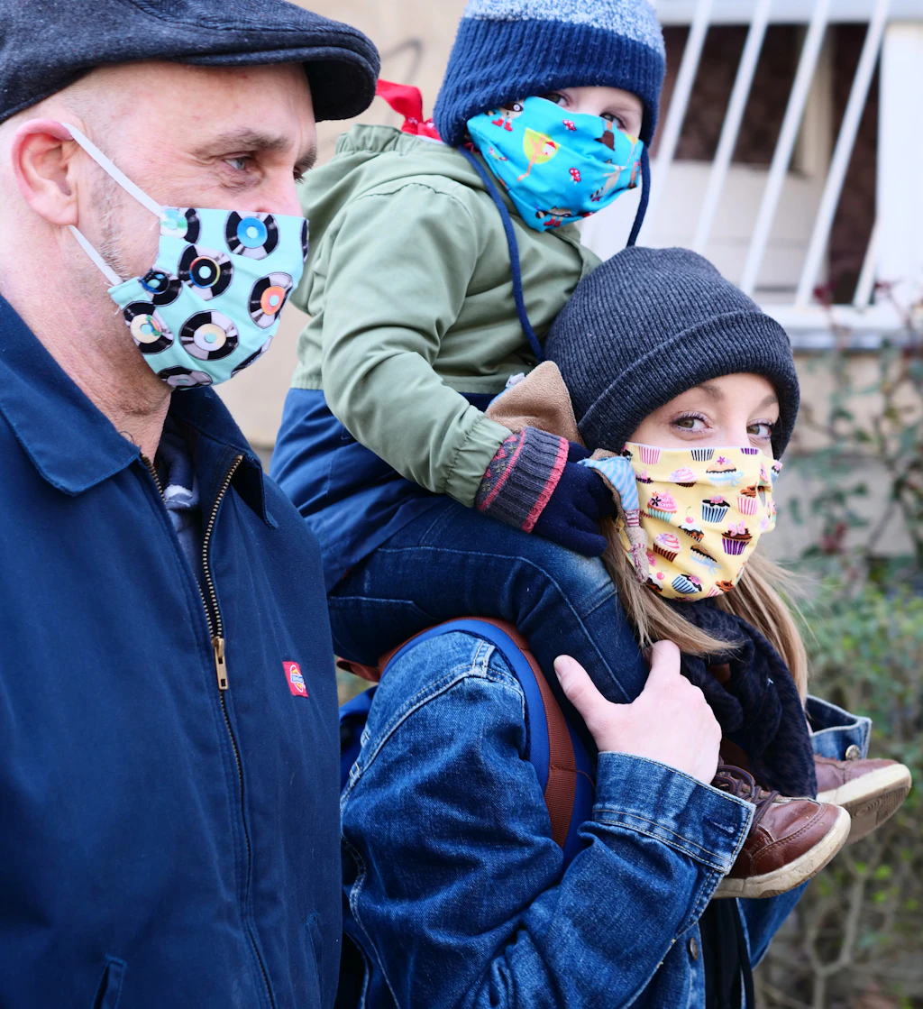 Gemeinsam gegen Corona: Schutz-Masken auf!
