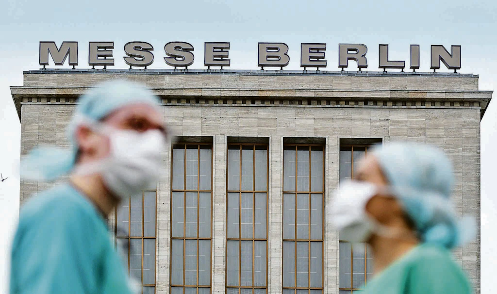 Berliner Messehalle wird zur Corona-Klinik