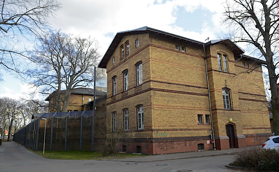 Das Krankenhaus des Maßregelvollzugs  befindet sich direkt in Reinickendorf.