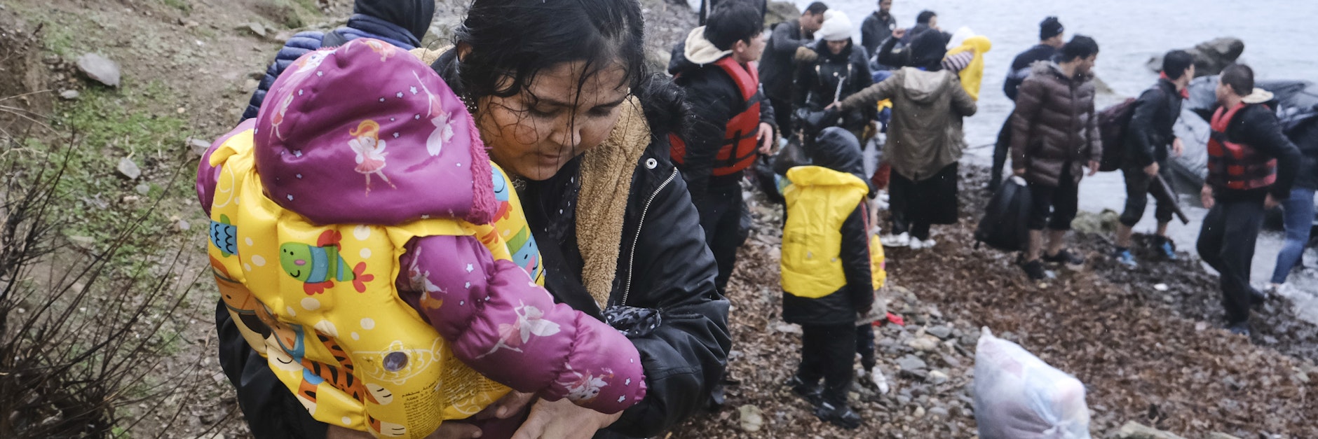 Mit Schlauchbooten setzen Menschen von der Türkei aus auf die griechische Insel Lesbos über.