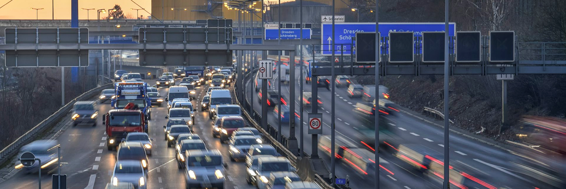 Stau auf der Stadtautobahn.