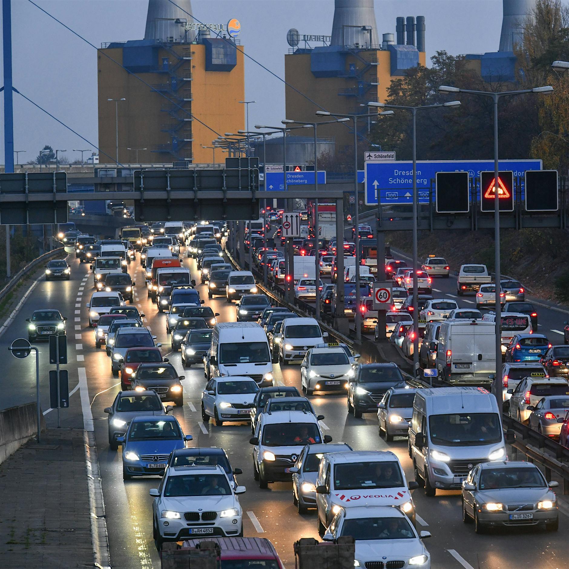 Stauforscher empfehlen Berlinern Fahrrad und Bahn