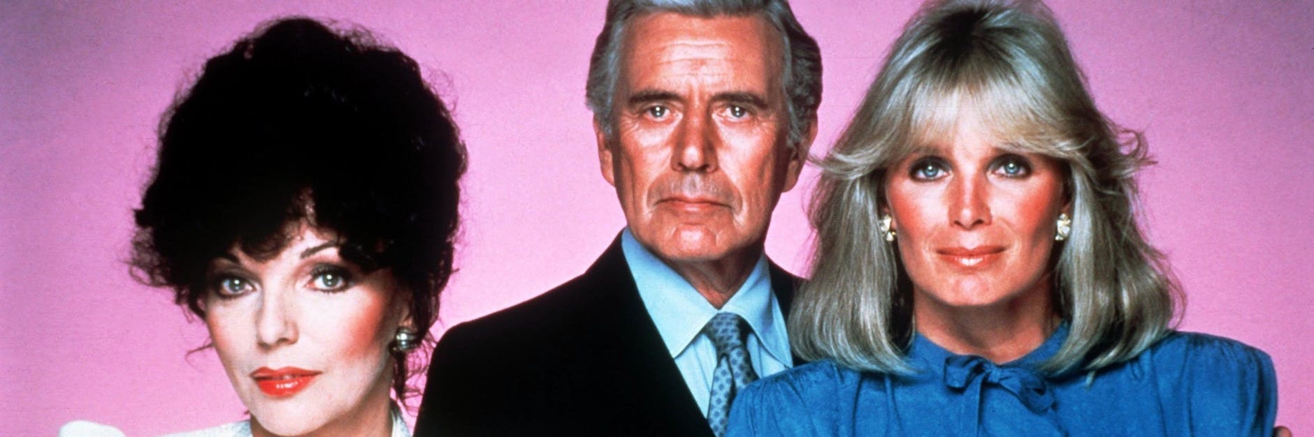 Die „Denver Clan“-Stars: Joan Collins (heute 86, l.) als Alexis Colby, John Forsythe (✝92) als Blake Carrington und Linda Evans als Krystle Carrington.