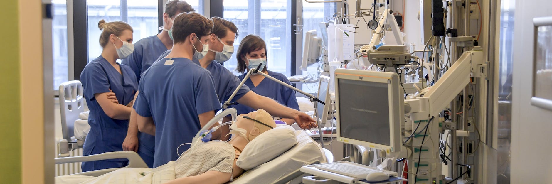 Krankenhäuser in Deutschland sind im Vergleich zu anderen Ländern gut ausgestattet, die Zahl der Intensivbetten wurde mit der Corona-Krise stark erhöht.