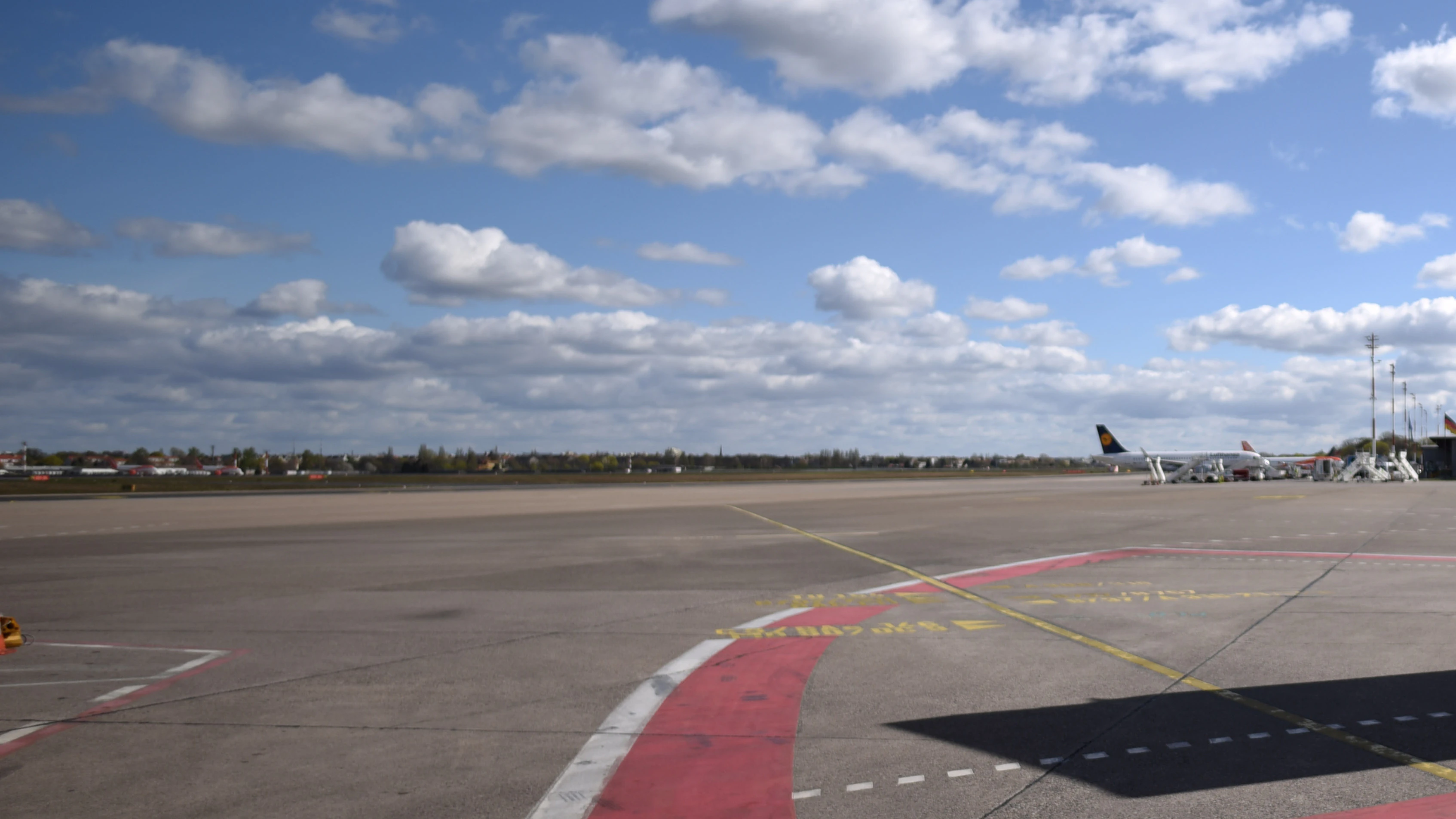 (Fast) Kein Flugzeug wird kommen. Leere in Tegel.