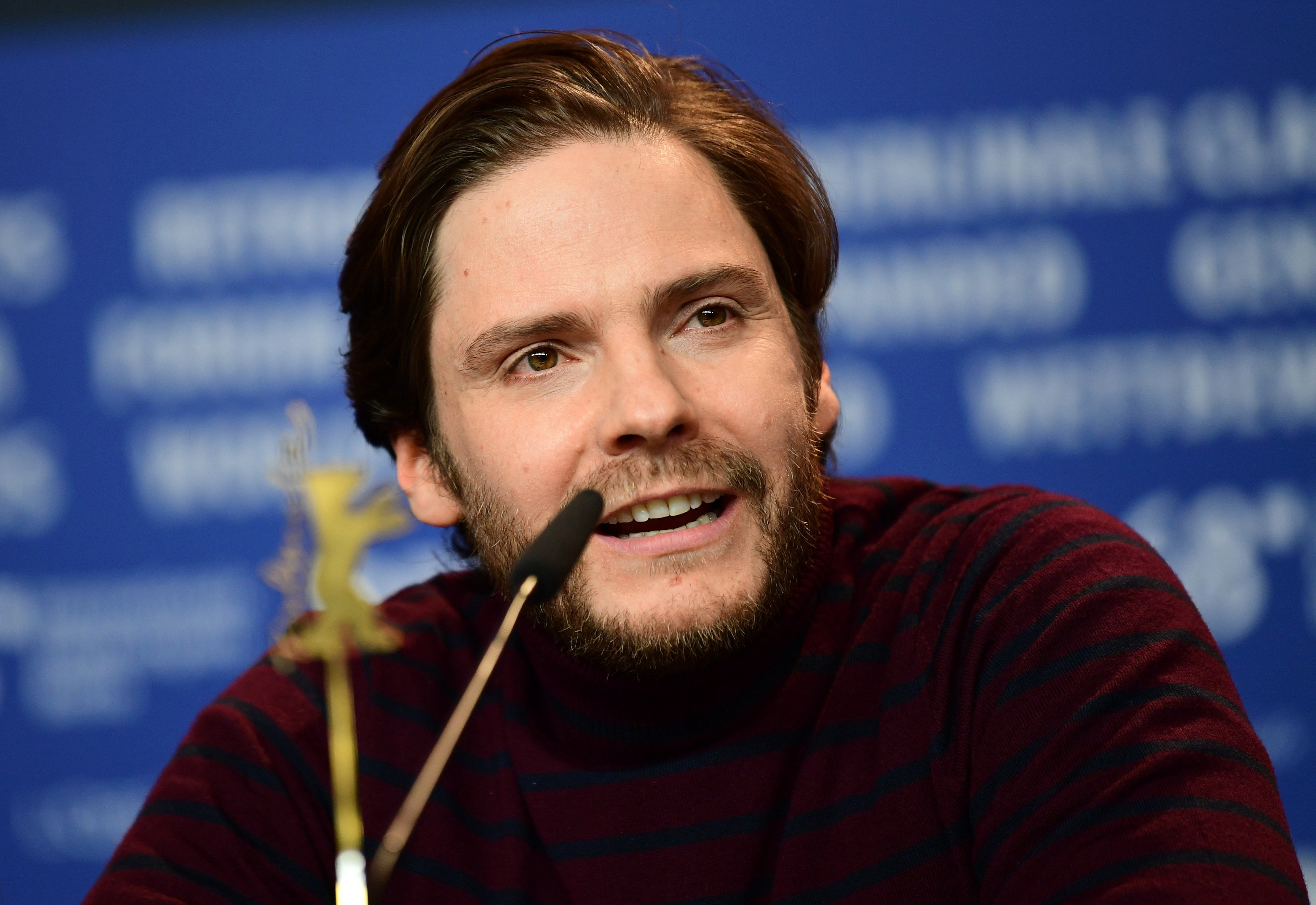 Image - Daniel Brühl wird in der Krise zum Poeten