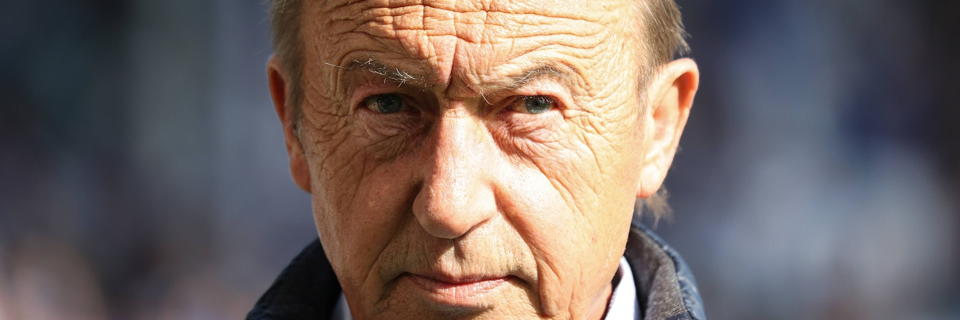 Joachim Streich hat den Fußball immer  genau im Blick. Und das fehlt ihm jetzt.