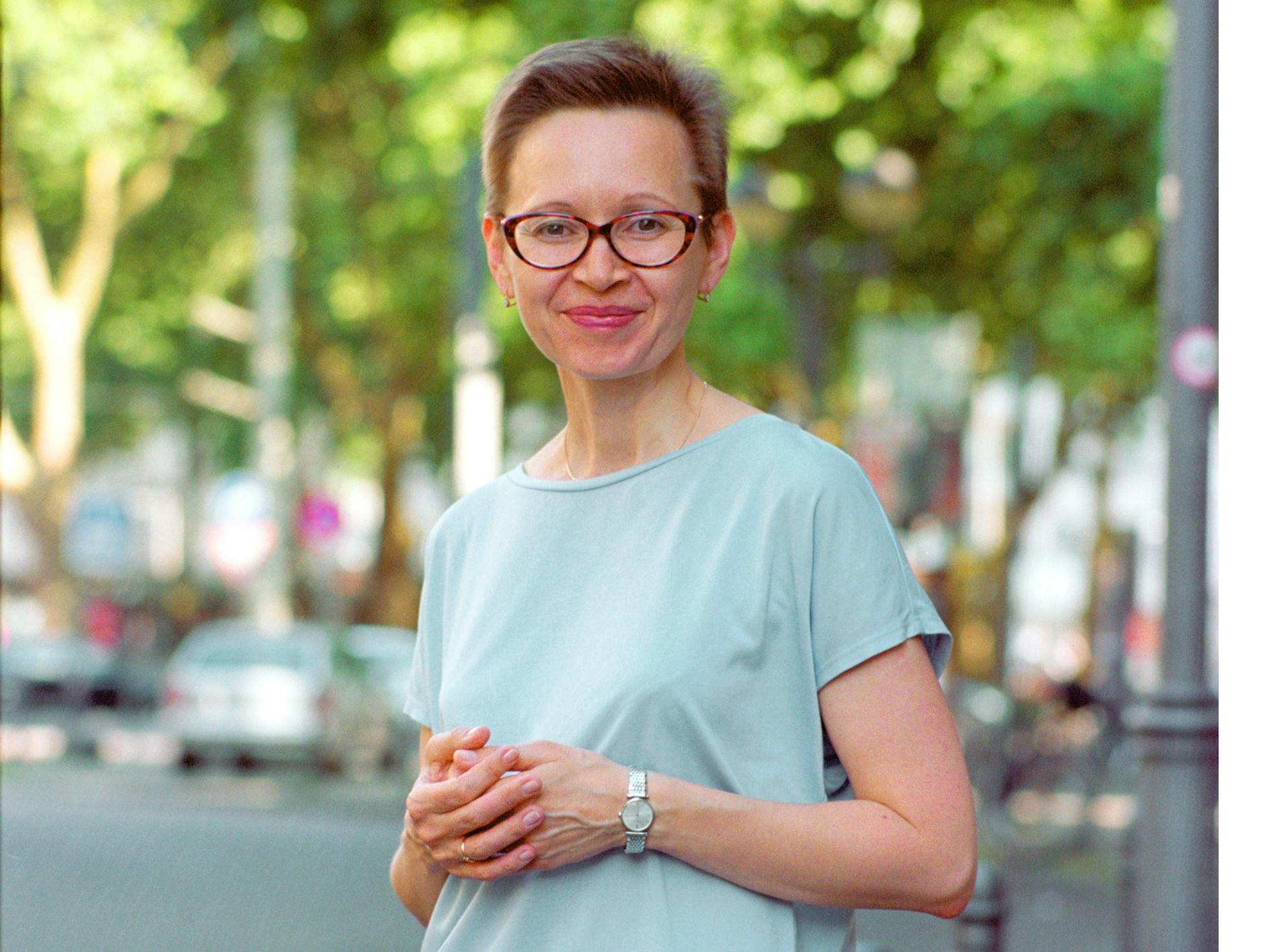 Gusel Jachina, geboren 1977 in Kasan, lebt in Moskau. Ihre Romane „Suleika öffnet die Augen“ und „Wolgakinder“ erschienen auf Deutsch bei Aufbau. 