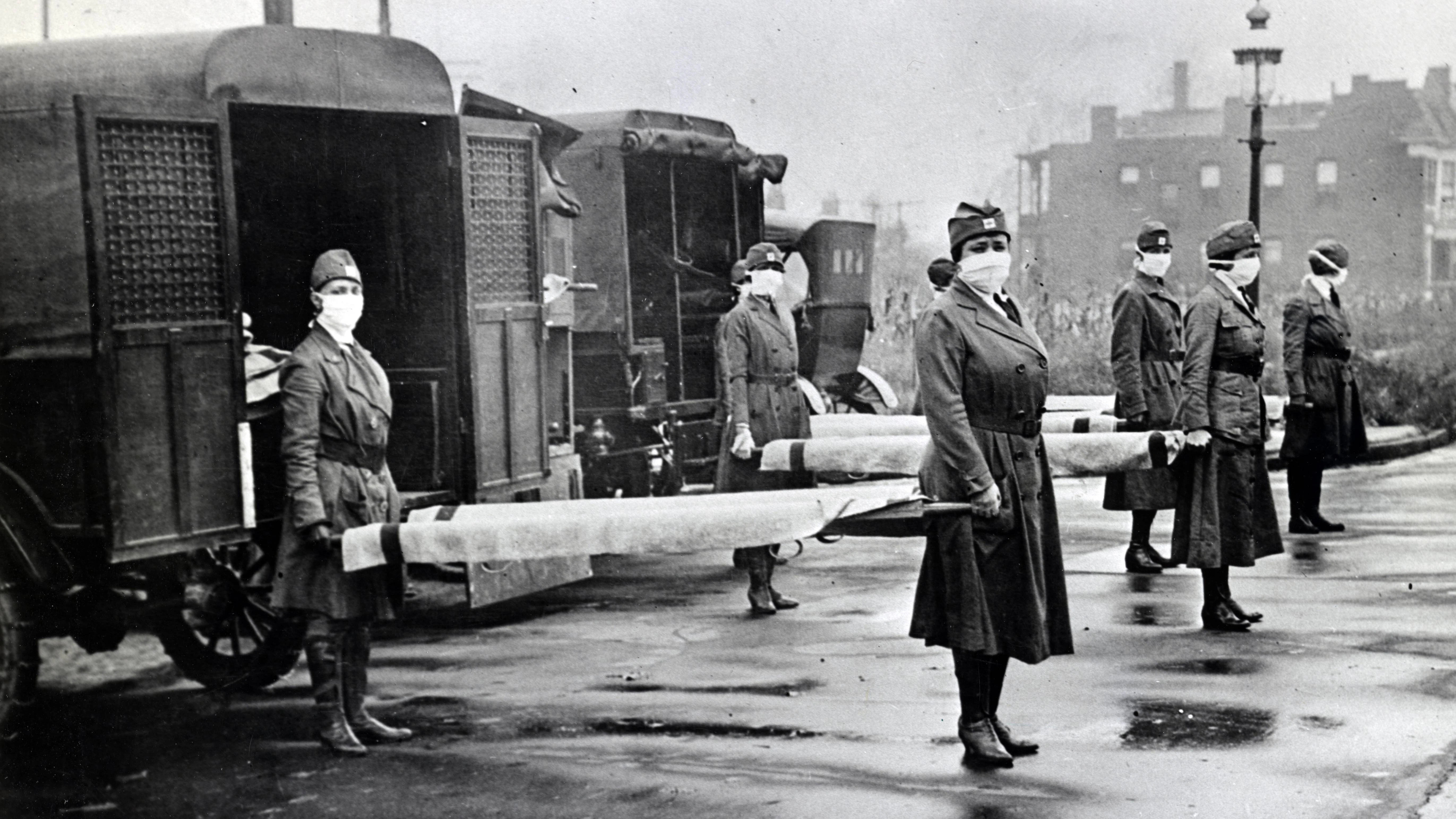 Kampf gegen die Spanische Grippe: Mitarbeiterinnen des Roten Kreuzes 1918 in St. Louis, Missouri.&nbsp;