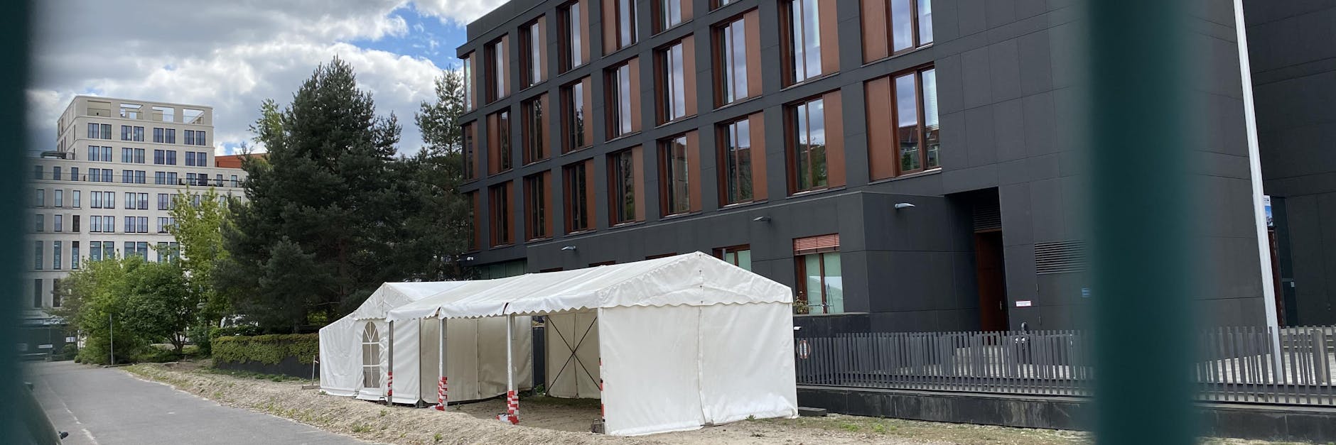 In diesem Zelt sollen Patienten auf Corona getestet werden.<br><br>Foto: camcop media / Andreas Klug<br><br>