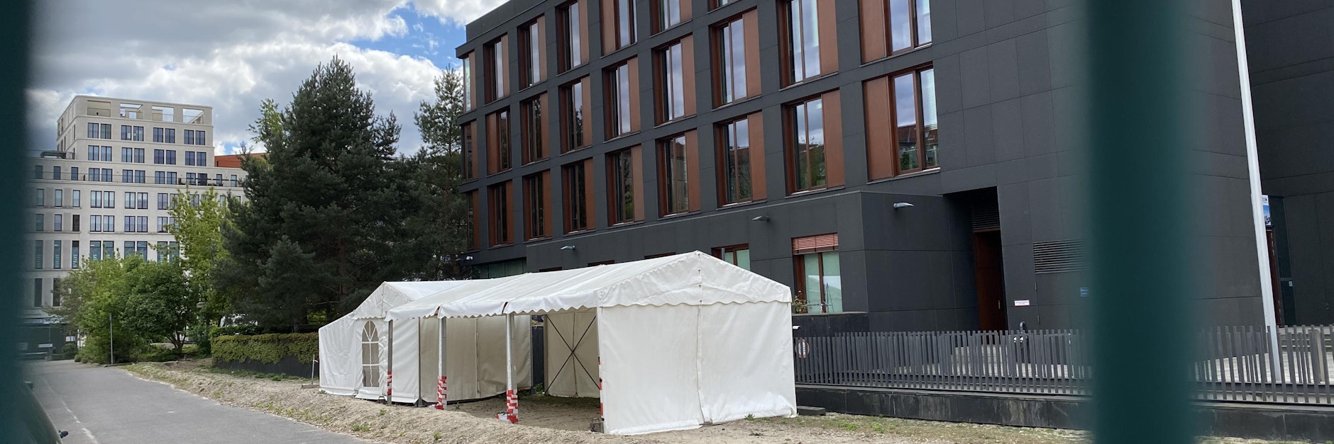 In diesem Zelt sollen Patienten auf Corona getestet werden.<br><br>Foto: camcop media / Andreas Klug<br><br>