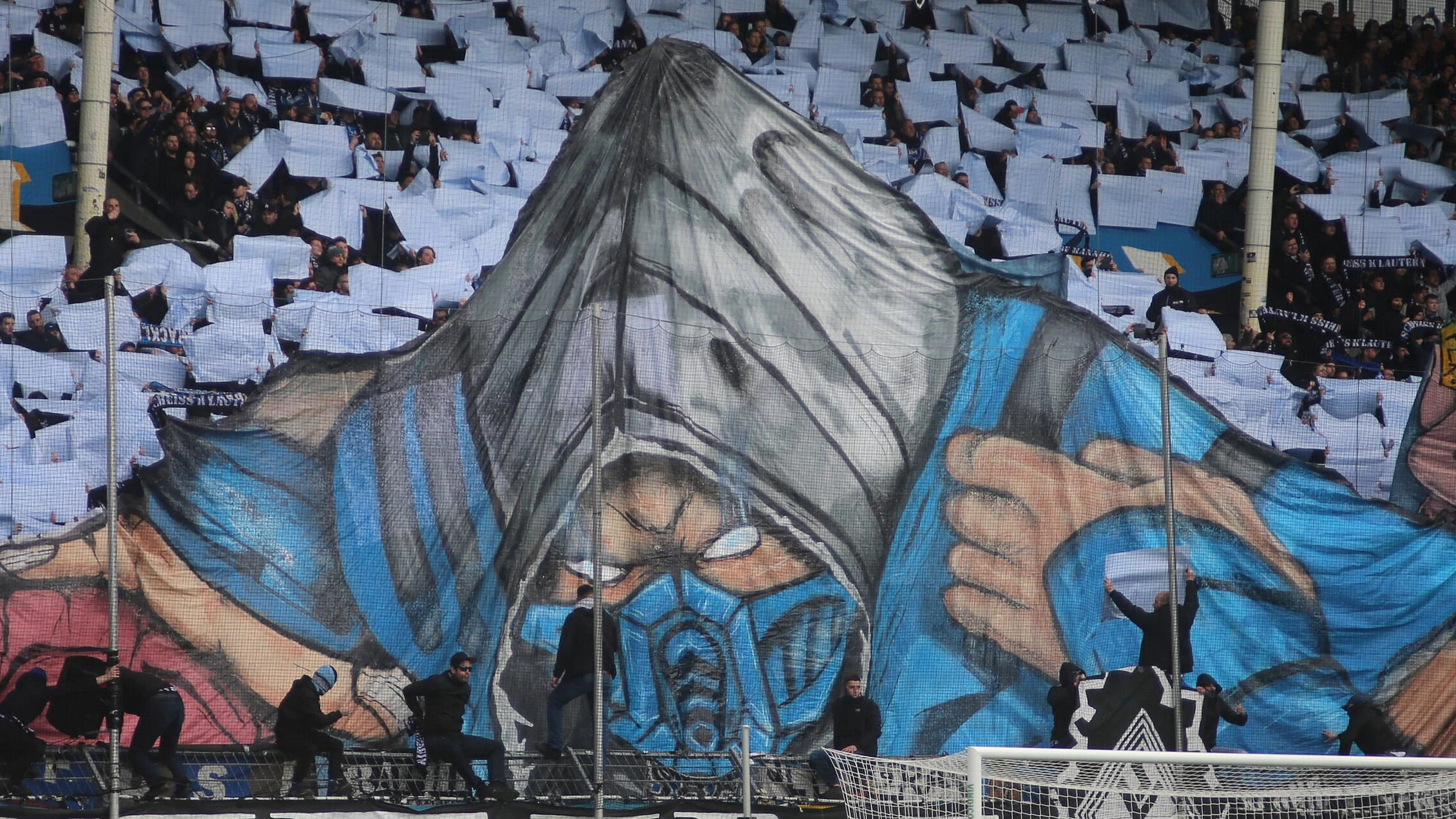 Schon vor Corona setzten die Waldhof-Fans auf Masken.