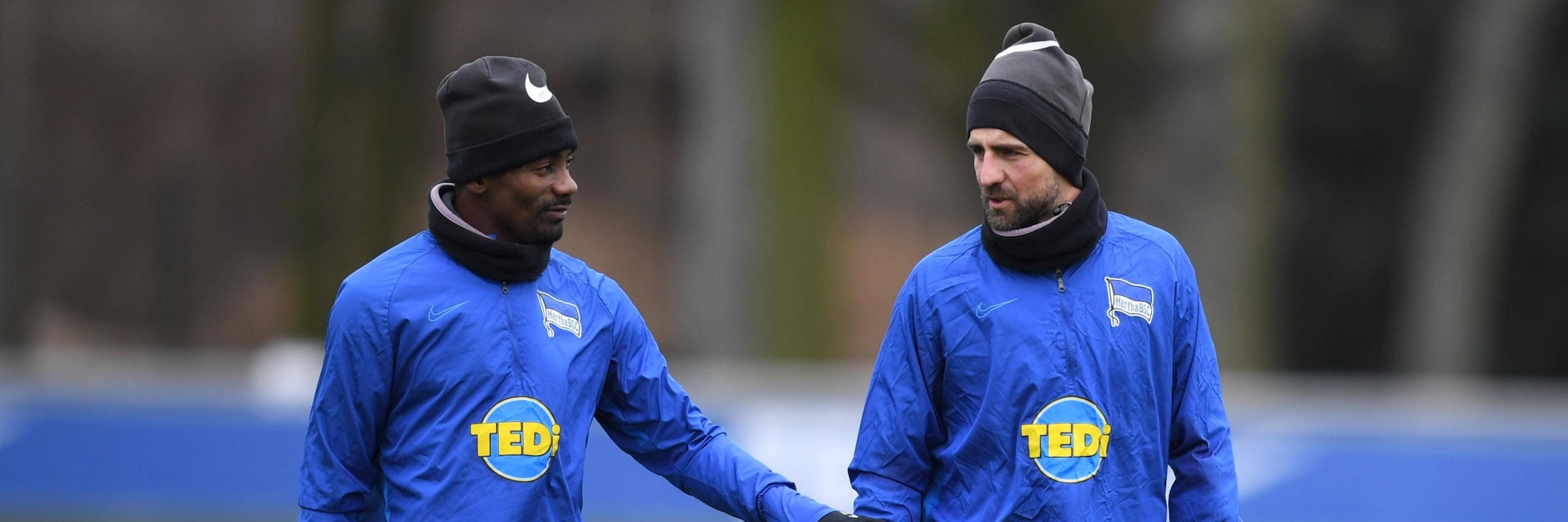 Die Hertha-Oldies Salomon Kalou und Vedad Ibisevic.
