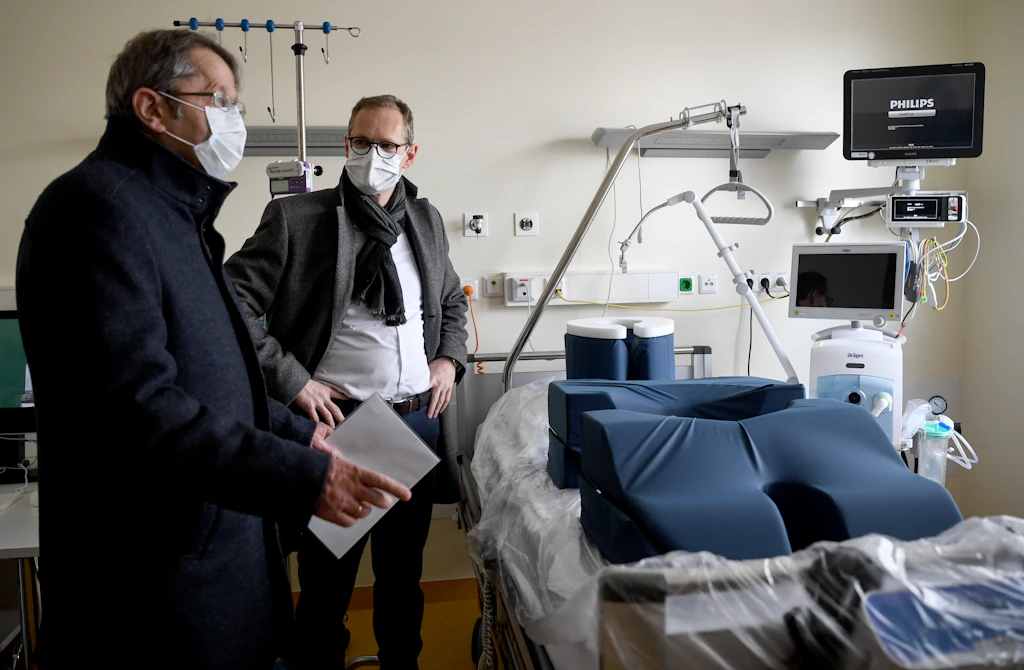 Charité baut Bürotrakt in Corona-Intensivstation um