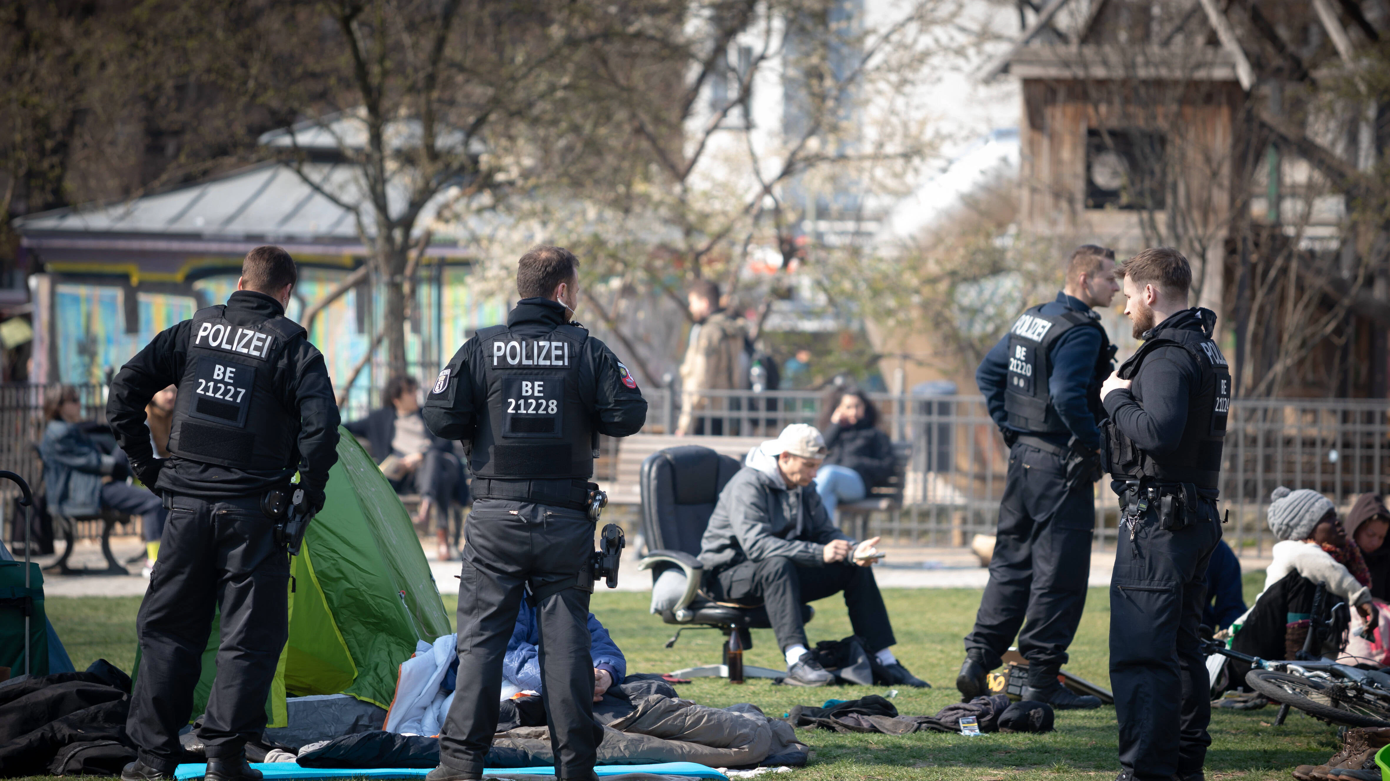 Seit Freitag gilt ein Bußgeldkatalog für Verstöße gegen die neuen Regeln. Allerdings gelten große Spannen für die Verstöße, die den Behörden einen „Orientierungsrahmen“ geben sollen.