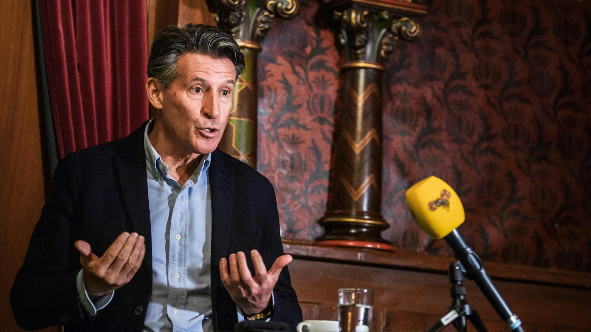 Wie aus einem englischen Herren-Club: Sebastian Coe.