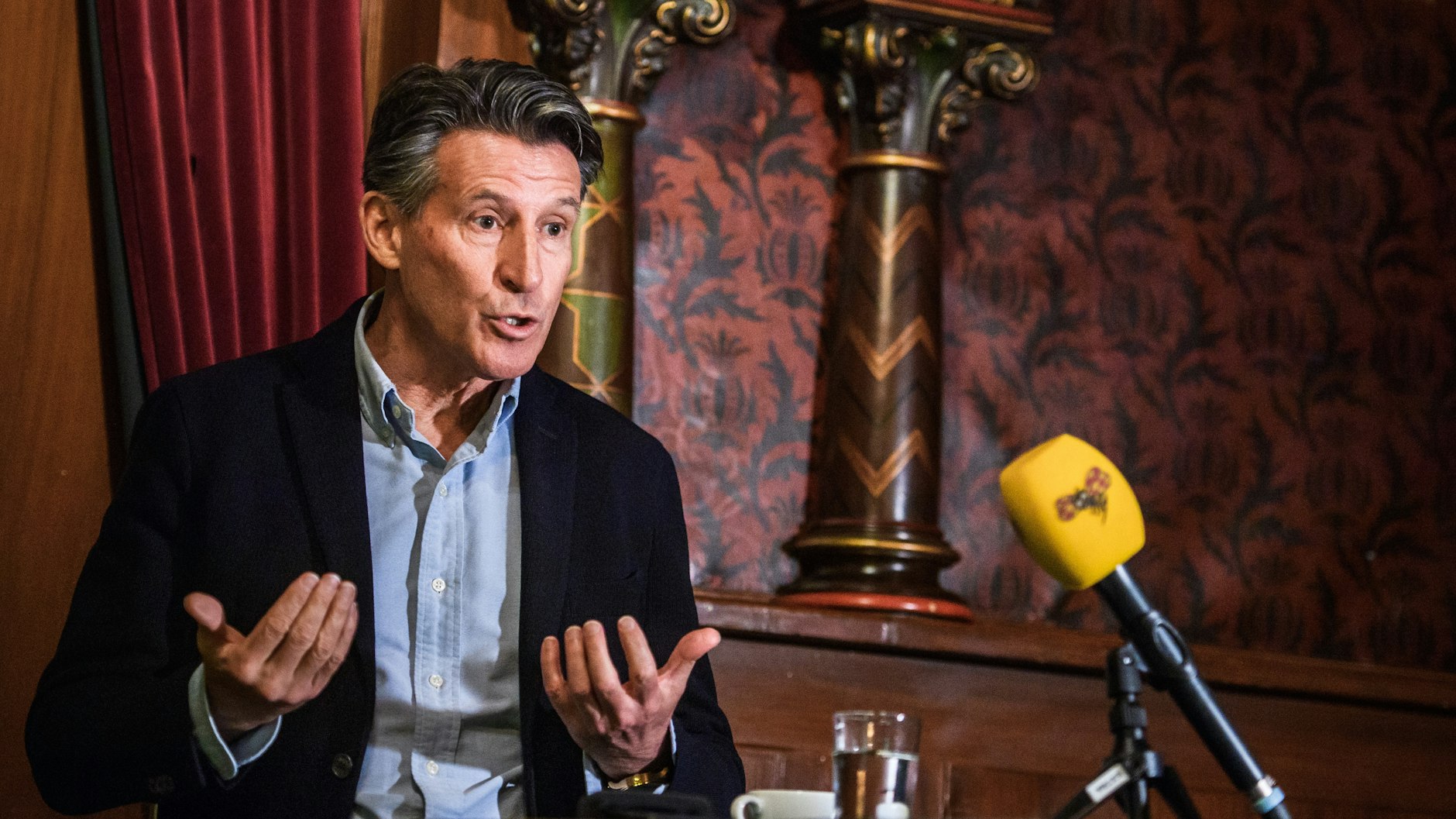 Wie aus einem englischen Herren-Club: Sebastian Coe.