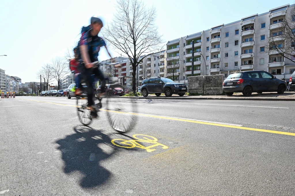 Warum die neuen Fahrstreifen für Radfahrer bleiben müssen