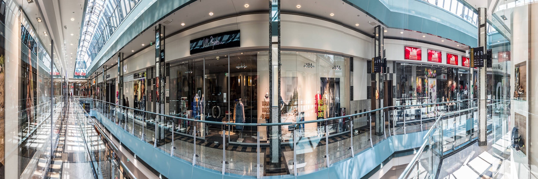 Geschlossene Geschäfte in einem Einkaufszentrum: Die Türen könnten bald wieder öffnen, meinen Experten - wenn zuvor Maßnahmen zum Schutz von Personal und Kunden getroffen werden.