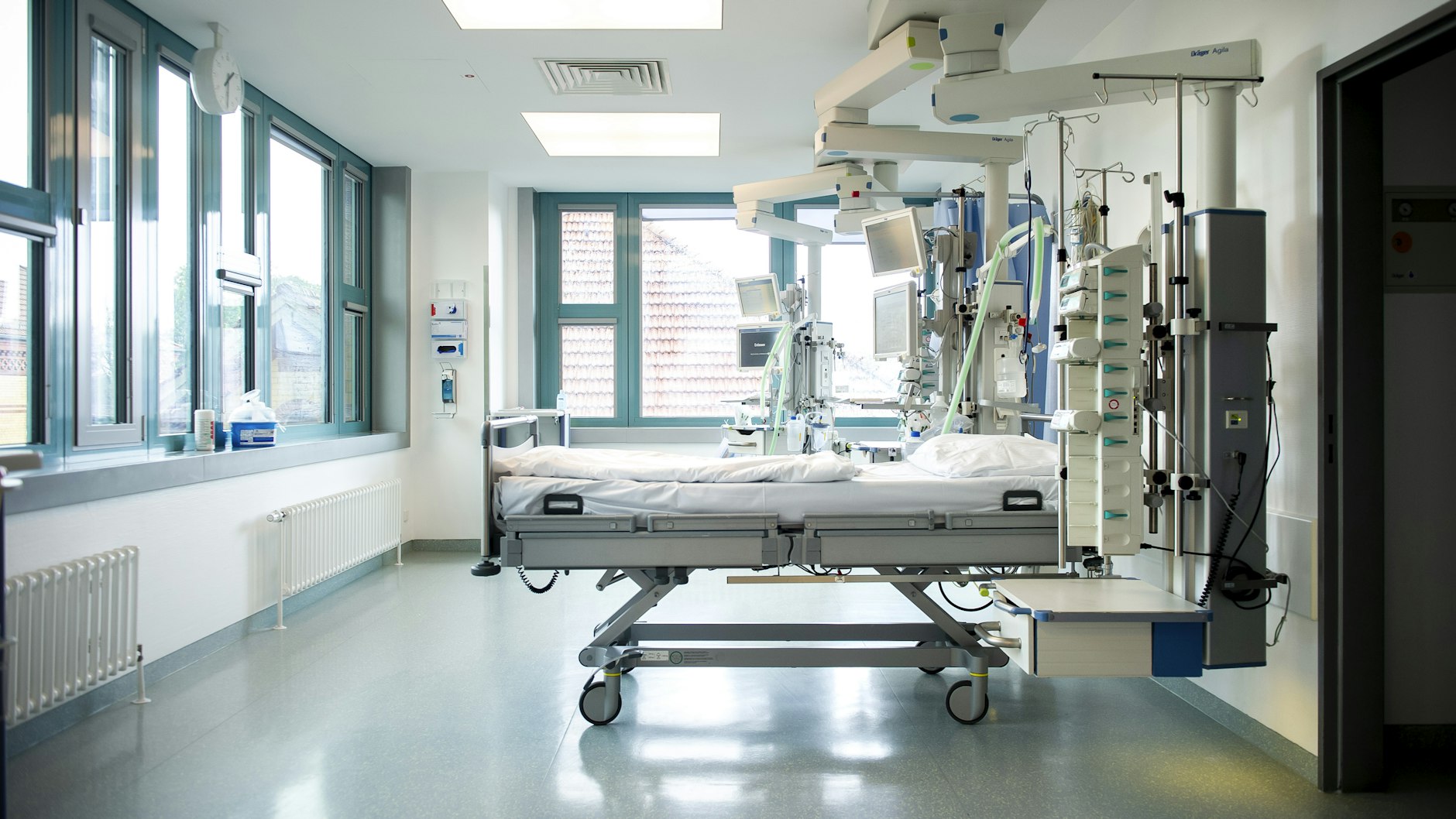 Die Intensivstation F2 liegt im zweiten Geschoss des Unfallkrankenhauses Berlin. Hier werden alle Corona-Patienten behandelt.