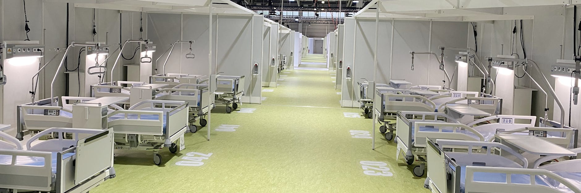 Auf dem Messegelände wurde das Notkrankenhaus für Covid-19-Fälle eröffnet. 