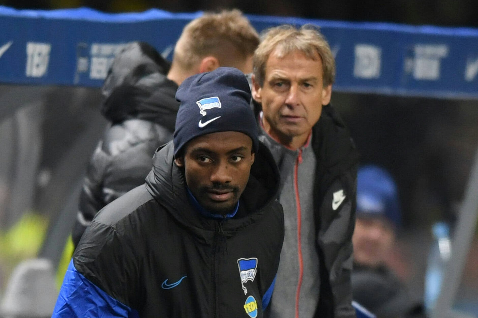  Geister einer aufreibenden Vergangenheit: Jürgen Klinsmann und Salomon Kalou.