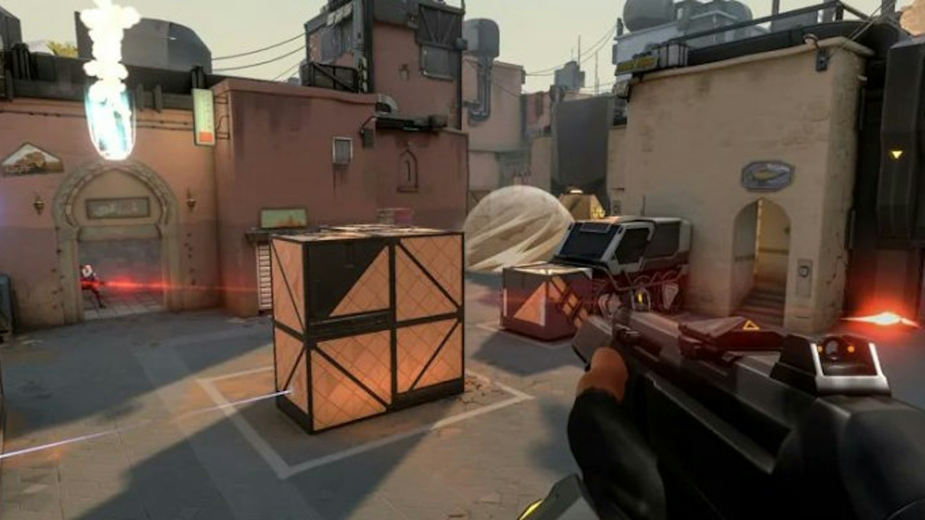 Szene eines Häuserkampfs aus Valorants.