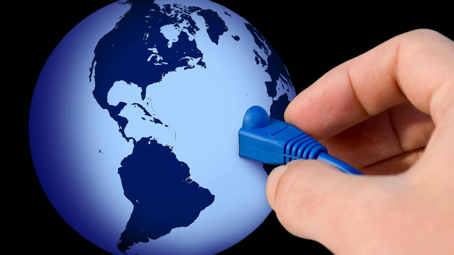 Die anlasslose Überwachung der globalen Internetkommunikation kann jeden im Ausland treffen, sagt Christian Mihr von „Reporter ohne Grenzen“.