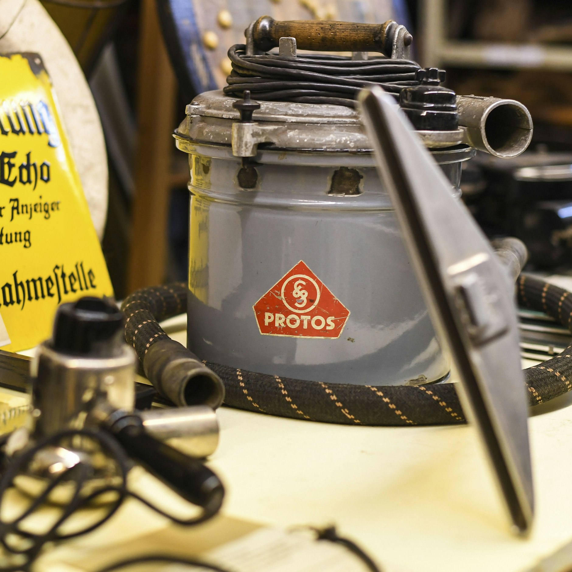 Ein früher Siemens-Staubsauger aus Spandauer Produktion. Der Bezirk war eine Säule der einstigen Elektropolis Berlin.