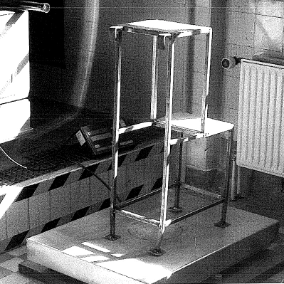 Ein Podest für das Stecksystem.