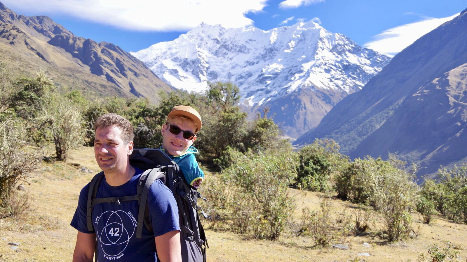 Janis McDavid mit einem Freund in Peru.&nbsp;