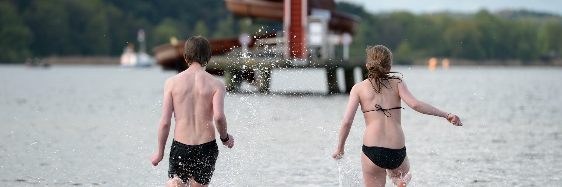 Pack die Badehose ein! Am Strandbad Wannsee läuft der Betrieb. Aber nur mit personalisiertem Online-Ticket