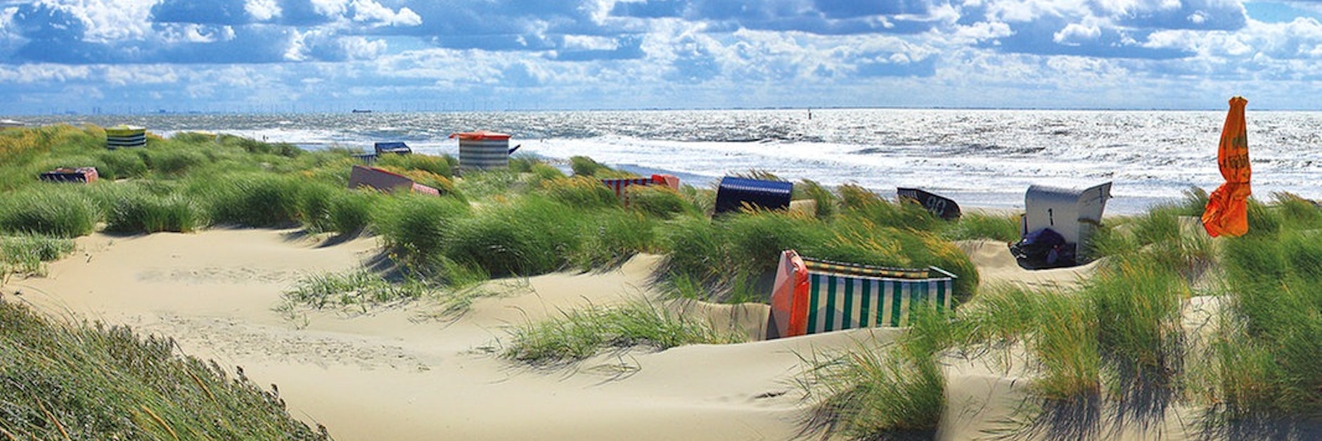 Abstand halten? An den Nordseestränden gibt es genügend Platz - wie hier in den Dünen der Insel Borkum.