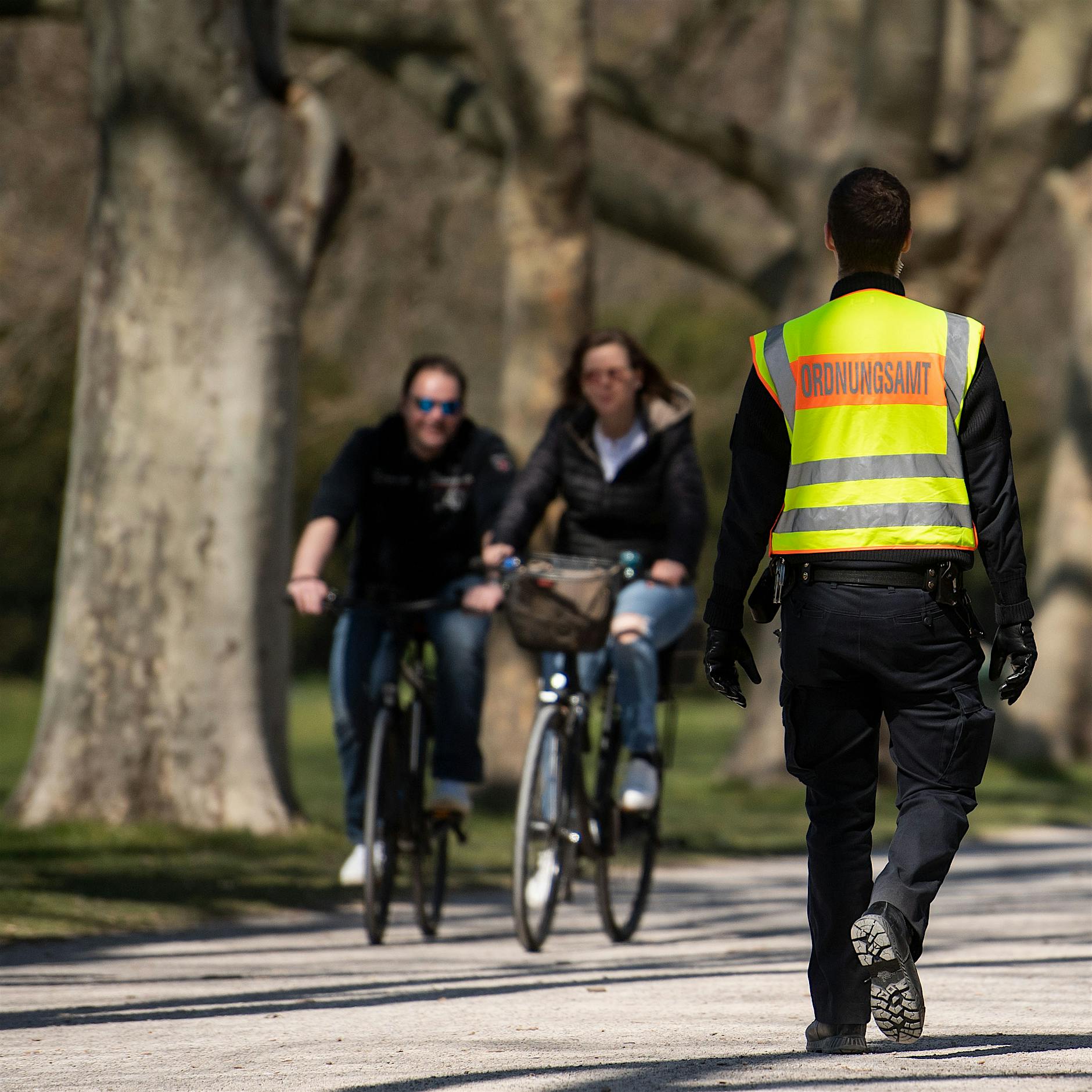 Bund und Länder verlängern Kontaktbeschränkungen bis Jahresmitte