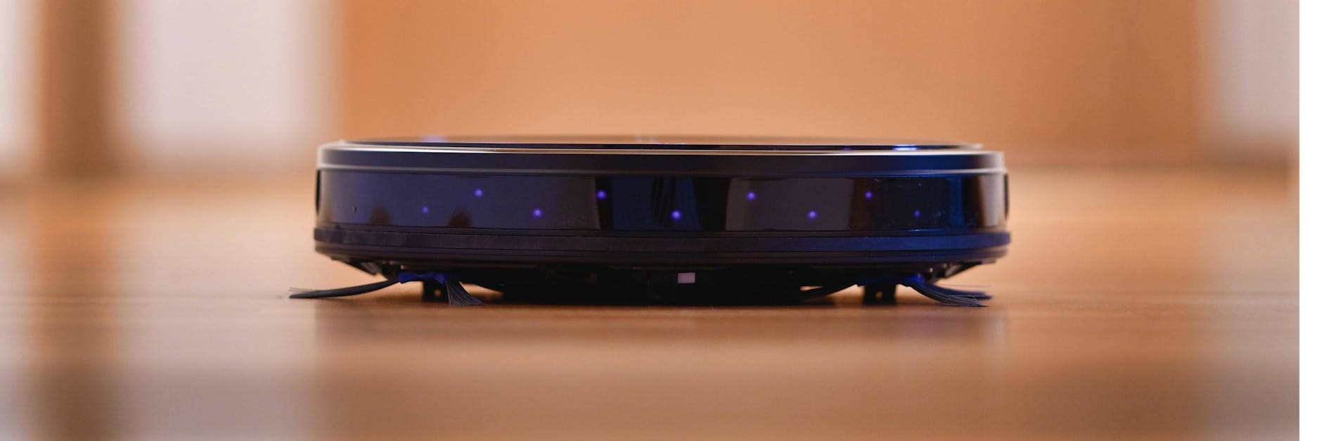 Saugroboter und Co.: Es gibt immer mehr smarte Geräte. Doch wer haftet, wenn für einen eventuellen Schaden?