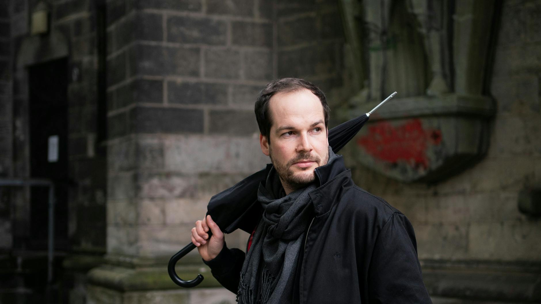 Jung, jüdisch, ostdeutsch: Autor Max Czollek in Kreuzberg.<br>