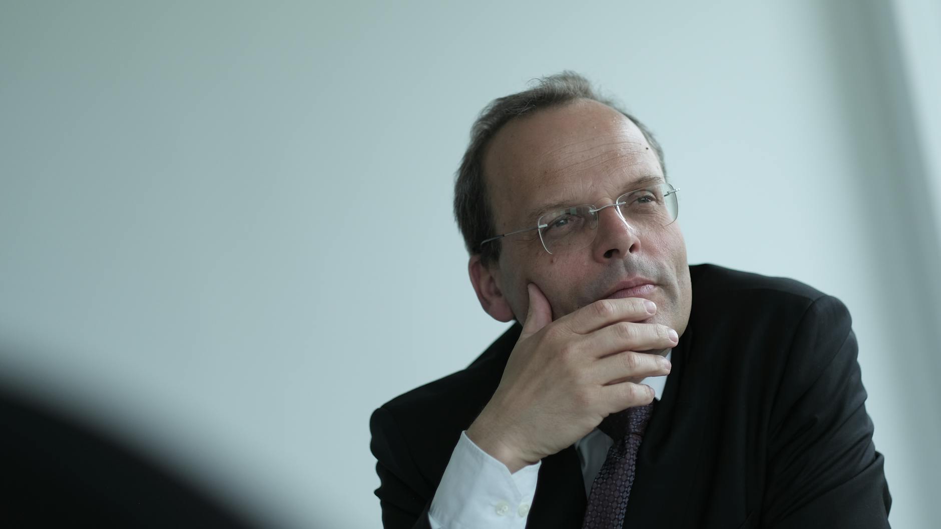 Felix Klein während eines Interviews in Berlin.