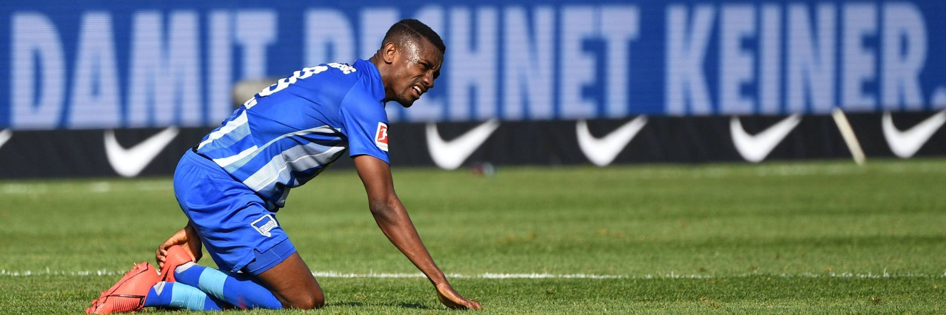 Salomon Kalou bat seine Hertha-Kollegen unter Tränen um Entschuldigung.