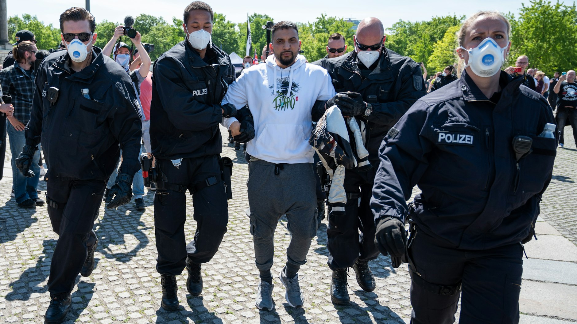 Attila Hildmann wird abgeführt