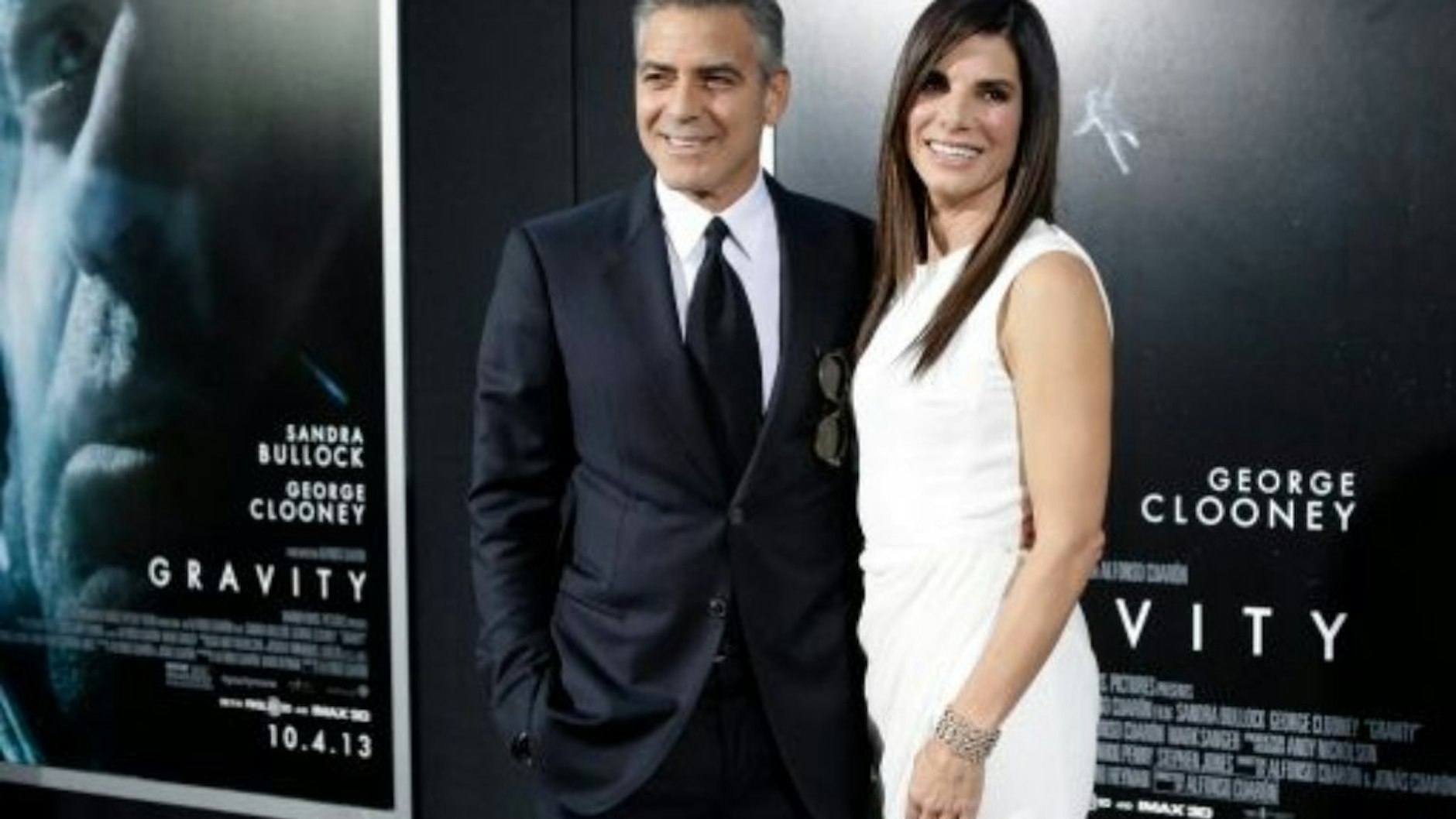 Spätesten mit dem Film "Gravity" (2013) wurde Sandra Bullock, hier an der Seite des zweiten Hauptdarstellers George Clooney, zu einer der erfolgreichsten Schauspielerinnen Hollywoods.
