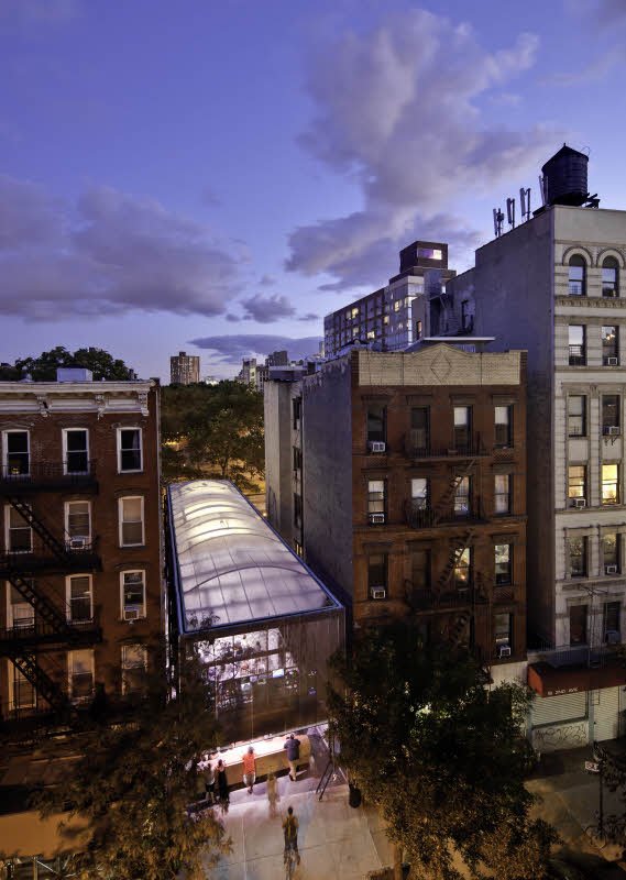Erleuchtung zwischen Großstadtmauern: In der New Yorker Houston Street begann das Projekt Guggenheim Lab im August 2011. In Berlin geht es weiter.